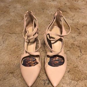 nude pointed toe heals